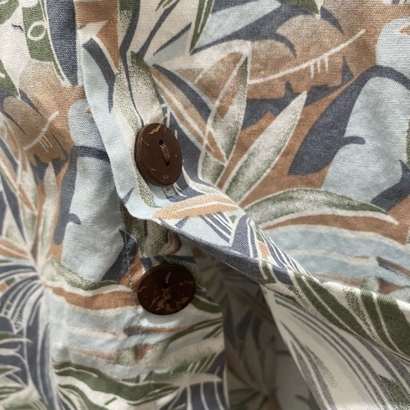 High Surf Hawaiian Button Up Shirt with Coconut Shell Buttons, XL or Extra Large - Picture 9 of 10